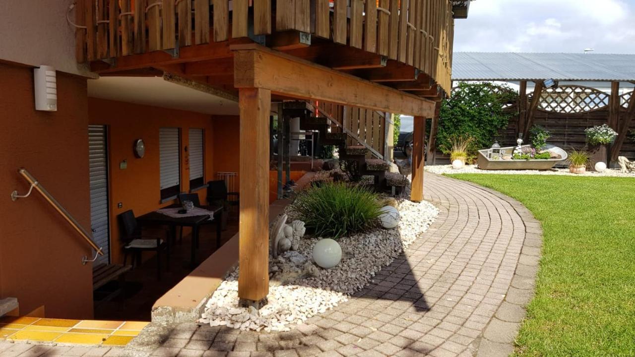 Ferienwohnung Schwarz Sersheim Buitenkant foto